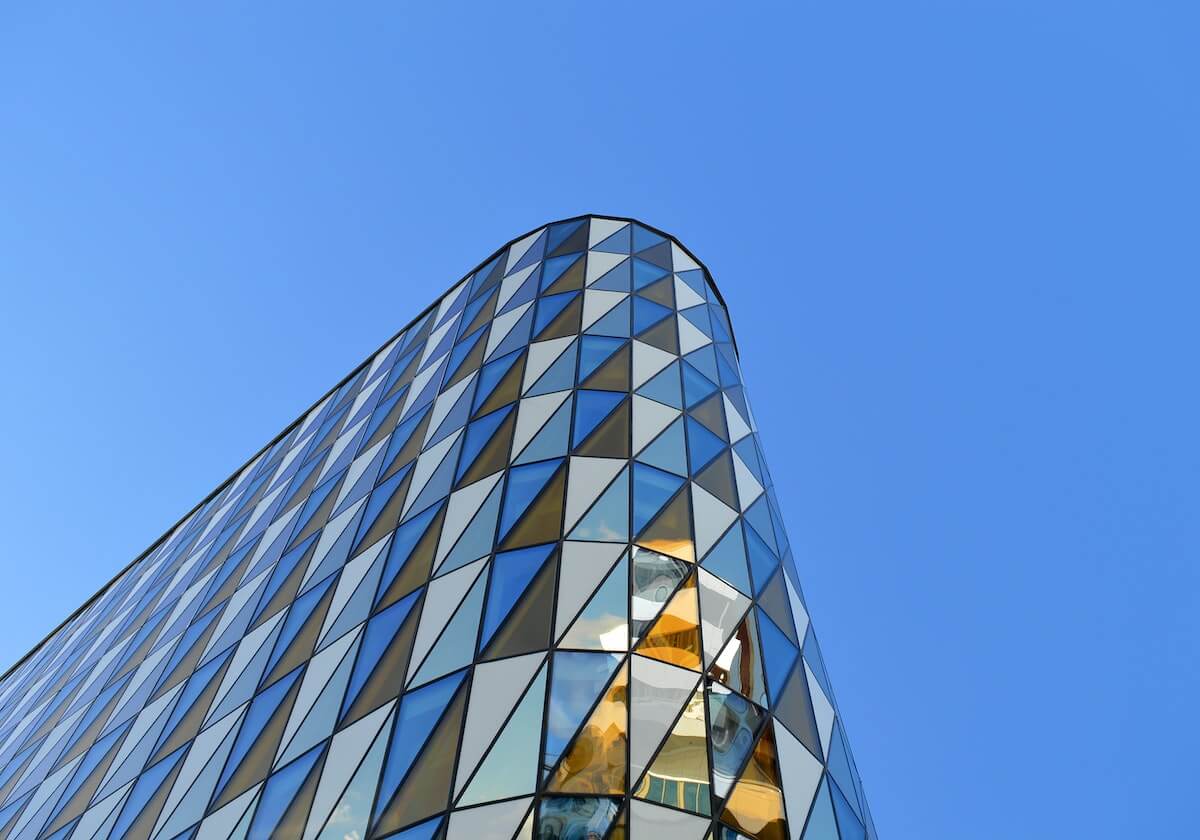 半岛体育APP-冲超在即，兰帕德赛后激情庆祝，并让球迷们放心去梦想英超